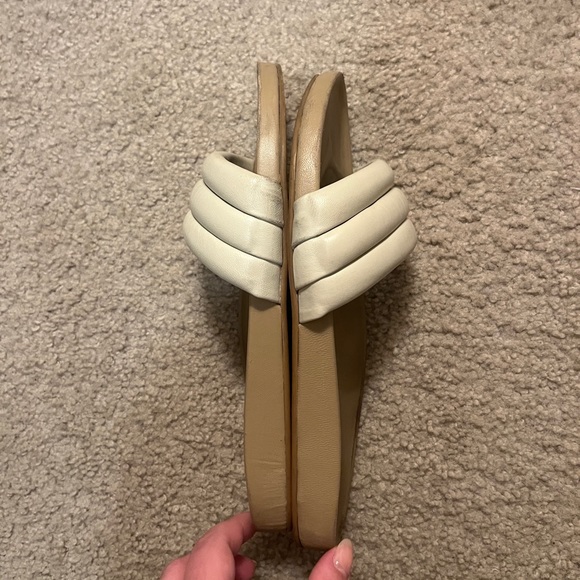 Beatrice Valenzuela - Shell Sandalia - Picture 6 of 7